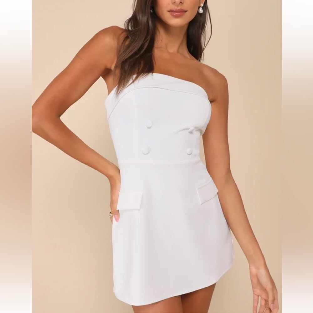 NWOT Lulus Upscale Pose White Button-Front Strapless Romper Sz L Feminine Skort